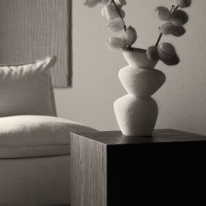 H&M White Textured Vase